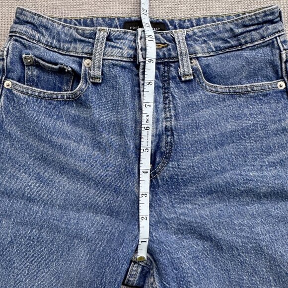 Free Assembly Womens Size 2 Blue Denim 90s Straight Jeans Mid Rise 5 Pockets - Picture 11 of 14